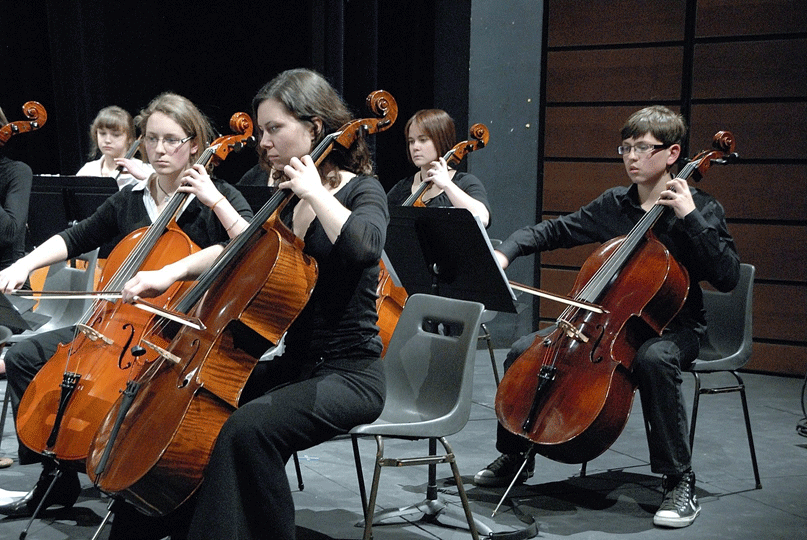 ensemble-violoncelle-2010-sur-la-scene-nationale-de-chalons-en-champagne-paul-bazelaire-agnes11