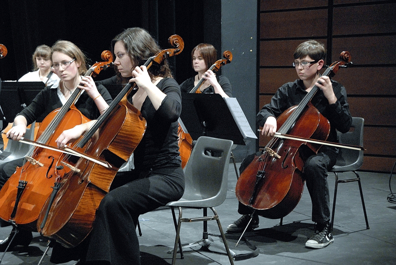 ensemble-violoncelle-2010-sur-la-scene-nationale-de-chalons-en-champagne-paul-bazelaire-agnes14