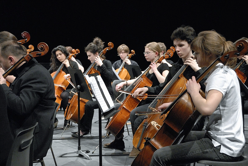 ensemble-violoncelle-2010-sur-la-scene-nationale-de-chalons-en-champagne-paul-bazelaire-agnes22
