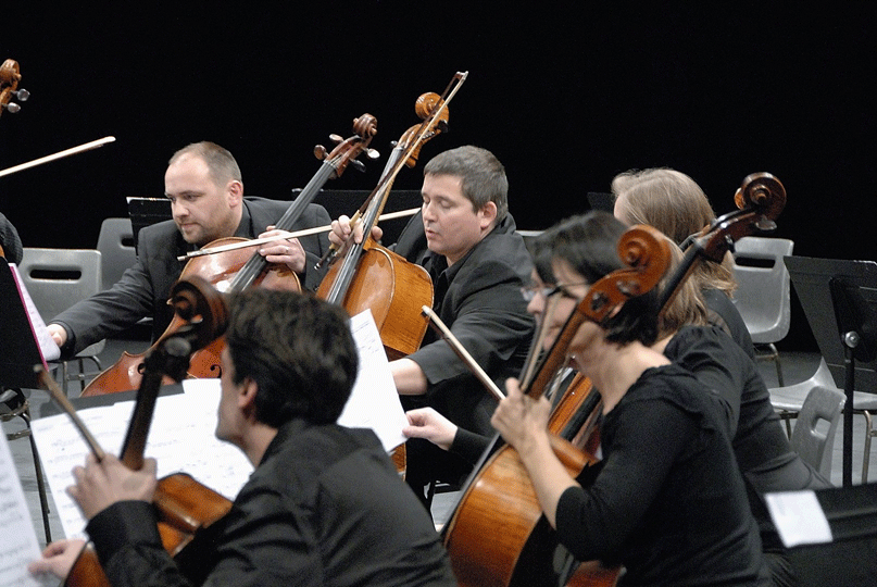 ensemble-violoncelle-2010-sur-la-scene-nationale-de-chalons-en-champagne-paul-bazelaire-agnes4