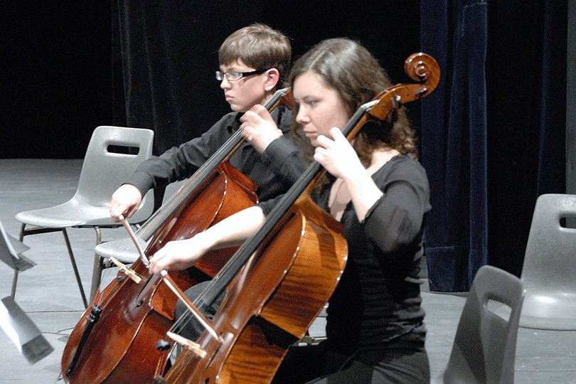 ensemble-violoncelle-2010-sur-la-scene-nationale-de-chalons-en-champagne-paul-bazelaire-agnes8